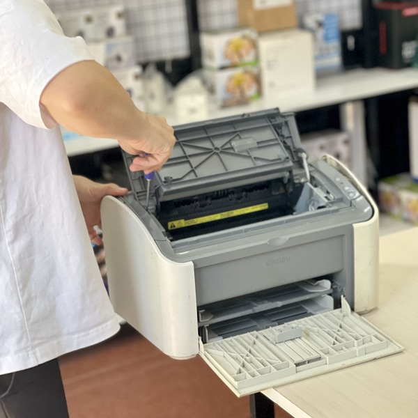 Máy Văn Phòng BK sở hữu đội ngũ kỹ thuật viên dày kinh nghiệm, tay nghề cao