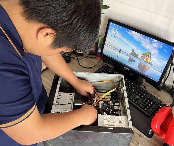 Đội ngũ kỹ thuật của Máy Văn Phòng Bách Khoa giàu kinh nghiệm