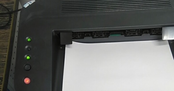 Máy in Canon hiển thị đèn nhấp nháy liên tục - dấu hiệu cần reset ngay lập tức