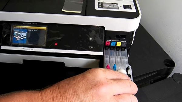 Chuẩn bị gì trước khi thay mực máy in Brother
