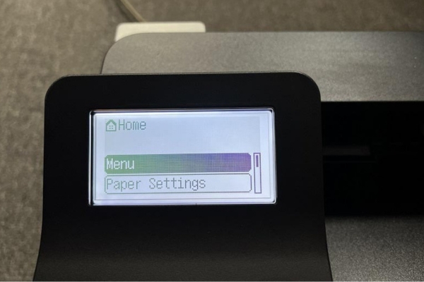 Truy cập vào “Menu” trên bảng điều khiển của máy in Canon