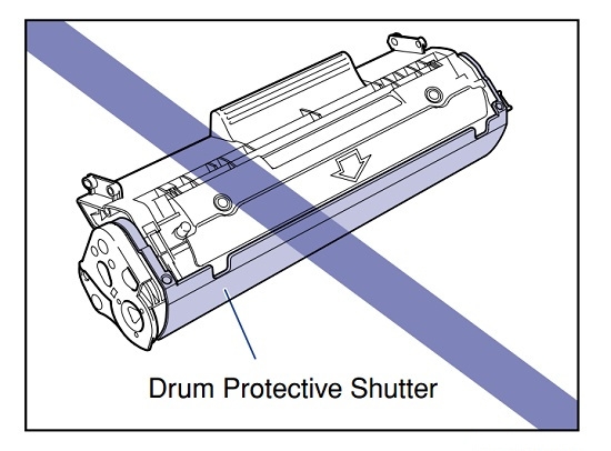 Không chạm trực tiếp vào bề mặt Drum