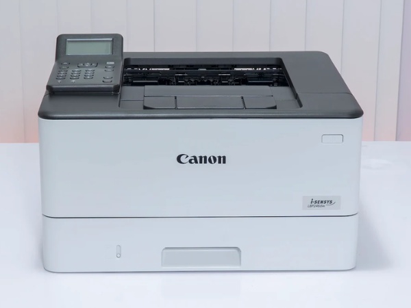 Vệ sinh bộ phận nạp giấy và trống in thường xuyên để đảm bảo bản in luôn chất lượng