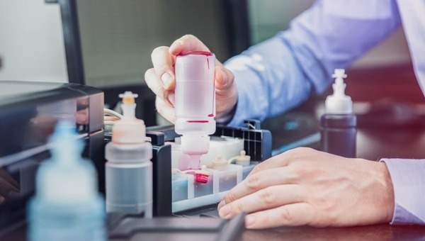 Máy Văn Phòng Bách Khoa cung cấp dịch vụ bảo dưỡng và đổ mực máy in Hp 211 uy tín