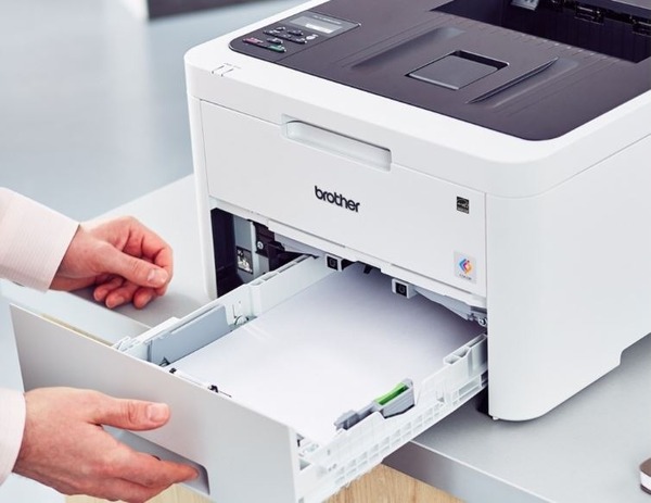 Kiểm tra các nắp của máy in, đảm bảo đóng kín hoàn toàn